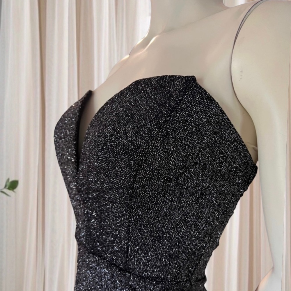 Windsor Size M | Silver Glitter  Strapless Mini Dress ( NEW WITH TAGS ) - Picture 8 of 16